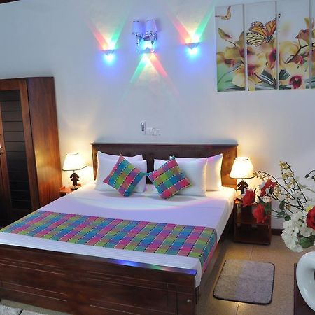 Guest Ryan Hotel カトゥナカヤ エクステリア 写真